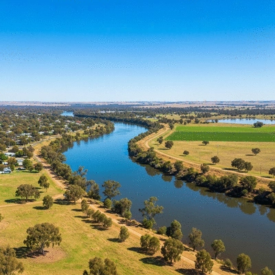 Scenic overview of Mildura, Australia, showing the Murray River and surrounding landscape, vibrant and inviting, no text, no words, no typography, 8K
